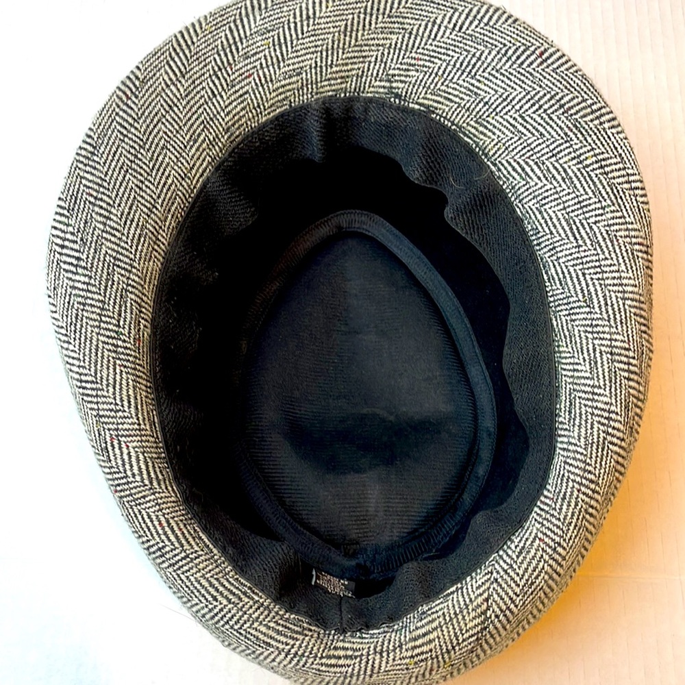 Fedora - Picture 4 of 4